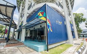 Im4u Hostel, Dek@t